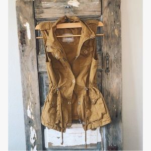 Snobbish Utility Vest Mustard Yellow Small